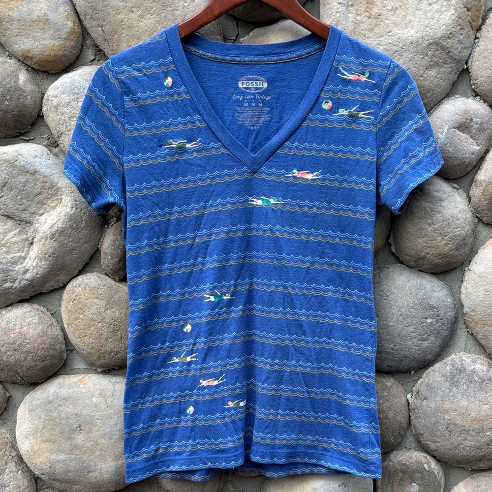 FOSSIL Rare/Vintage Raised Embroidered Swimmers/Wave Blue Short Sleeve Tee